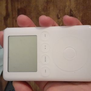 Apple Ipod classic 3rd generation A1040 15G Retired Collectible